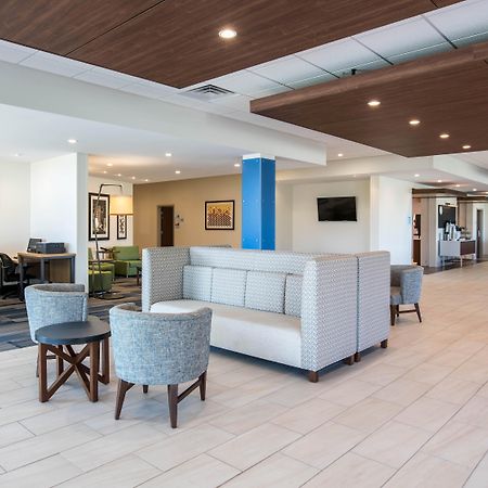 Holiday Inn Express & Suites Ludington By Ihg Экстерьер фото
