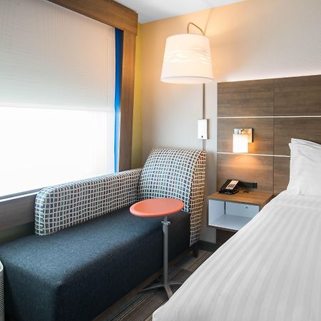 Holiday Inn Express & Suites Ludington By Ihg Экстерьер фото
