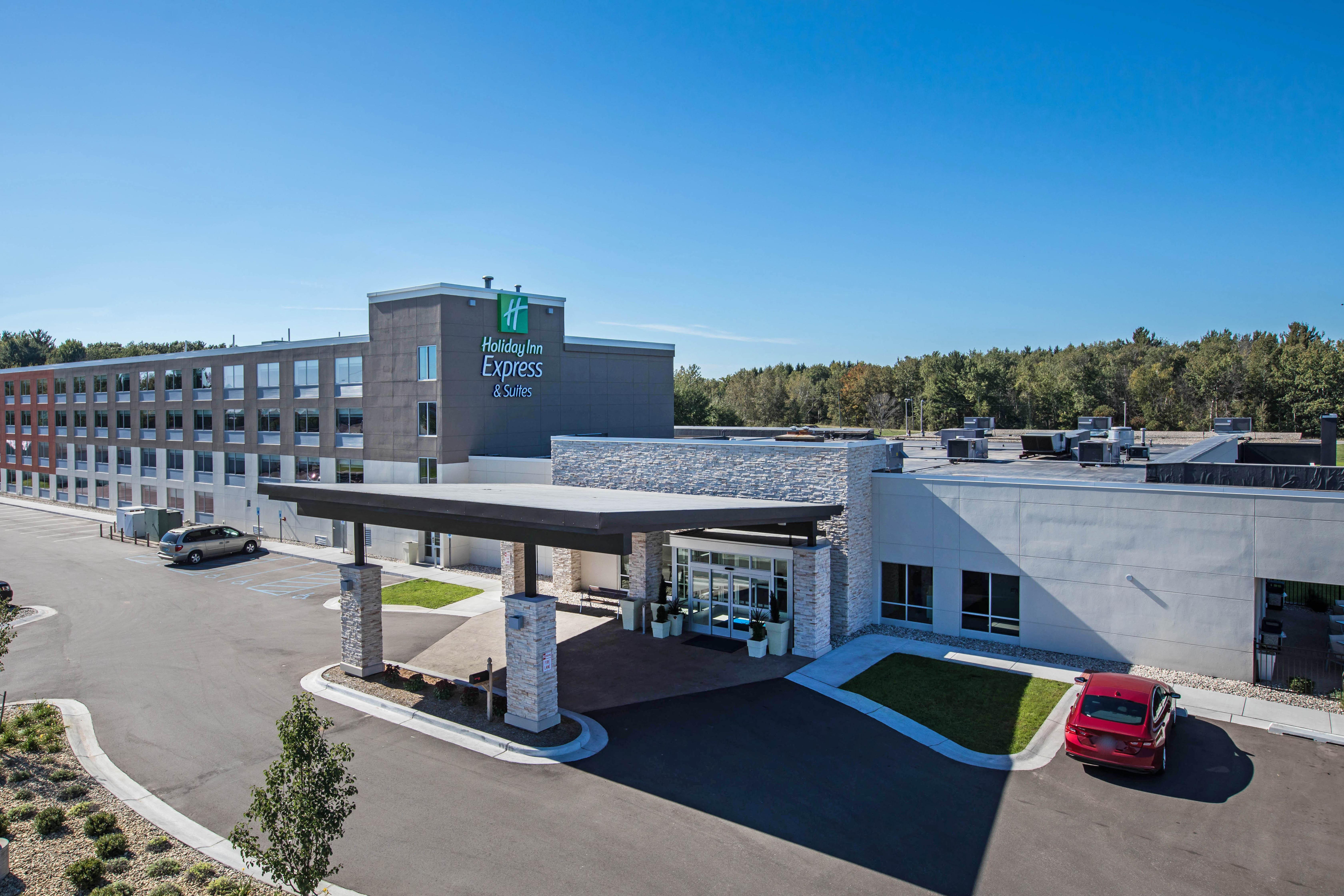 Holiday Inn Express & Suites Ludington By Ihg Экстерьер фото