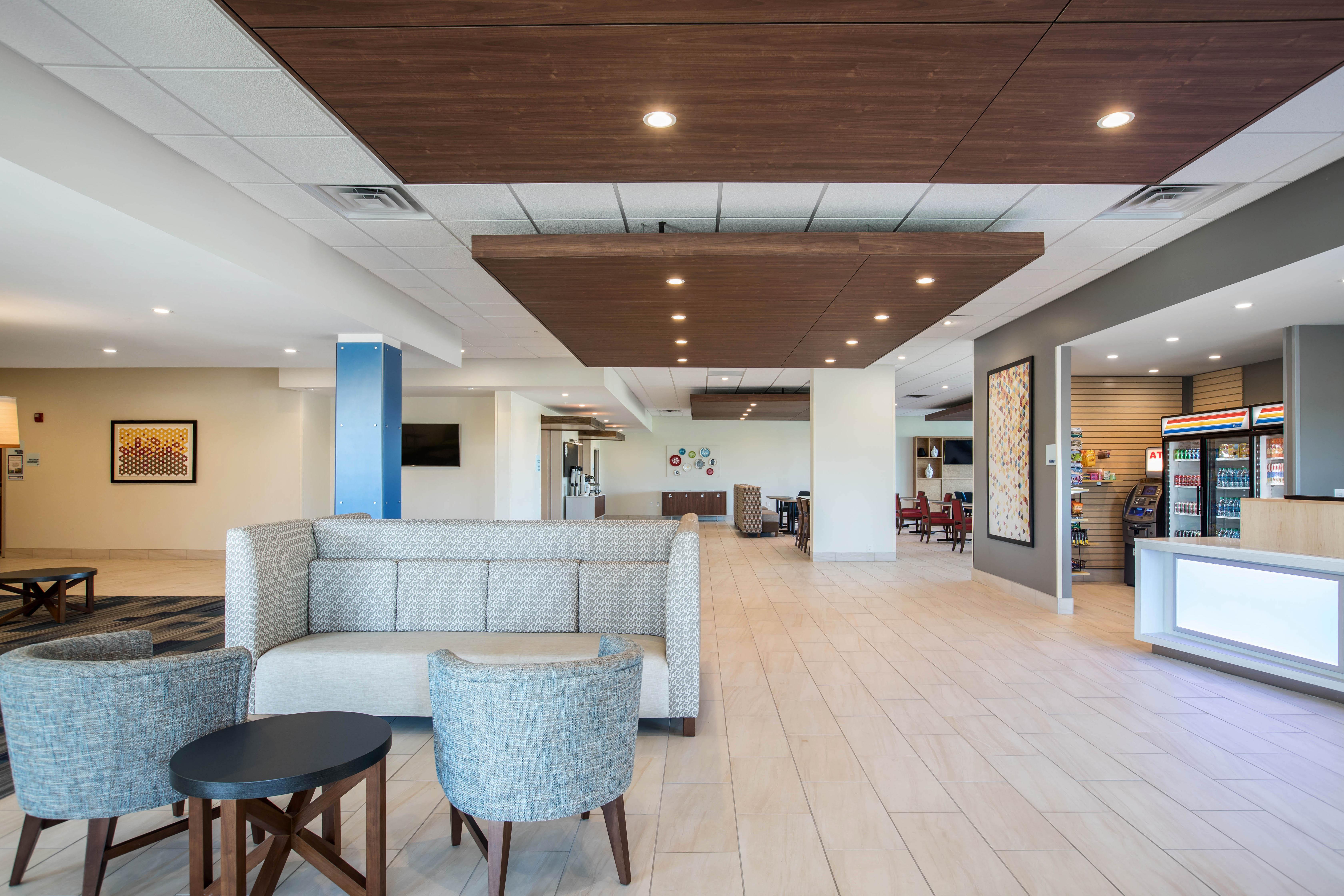 Holiday Inn Express & Suites Ludington By Ihg Экстерьер фото