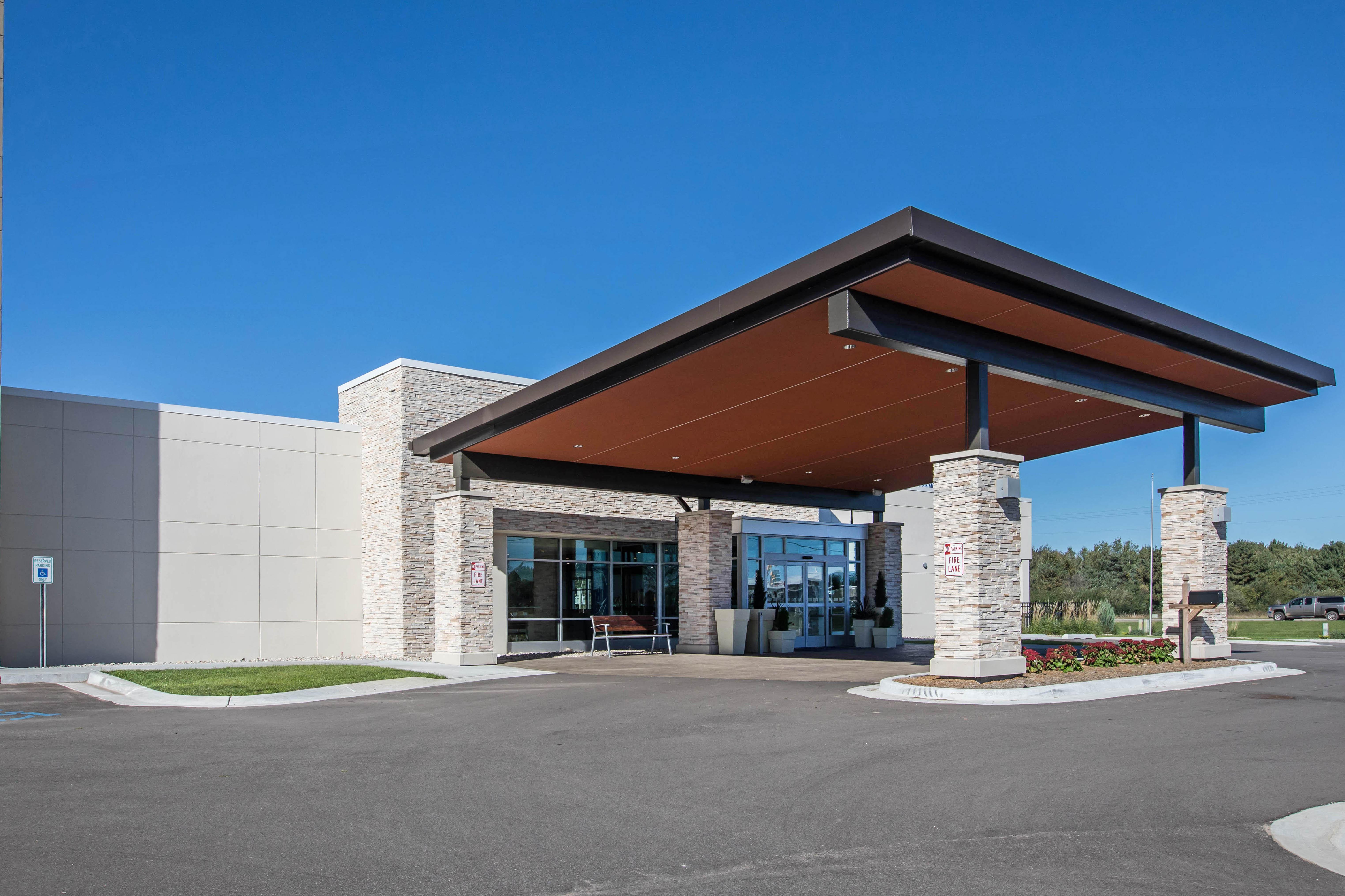 Holiday Inn Express & Suites Ludington By Ihg Экстерьер фото