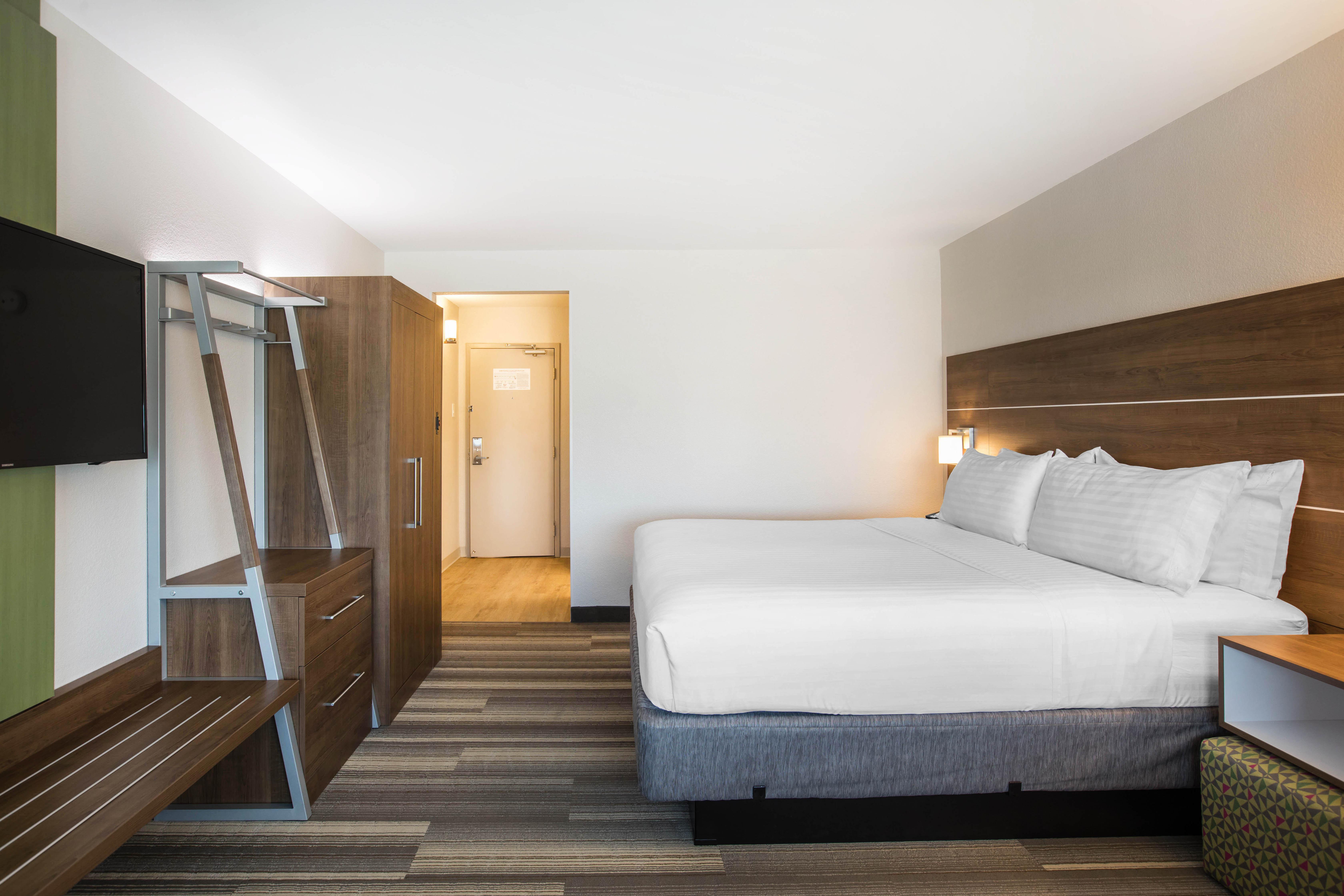 Holiday Inn Express & Suites Ludington By Ihg Экстерьер фото