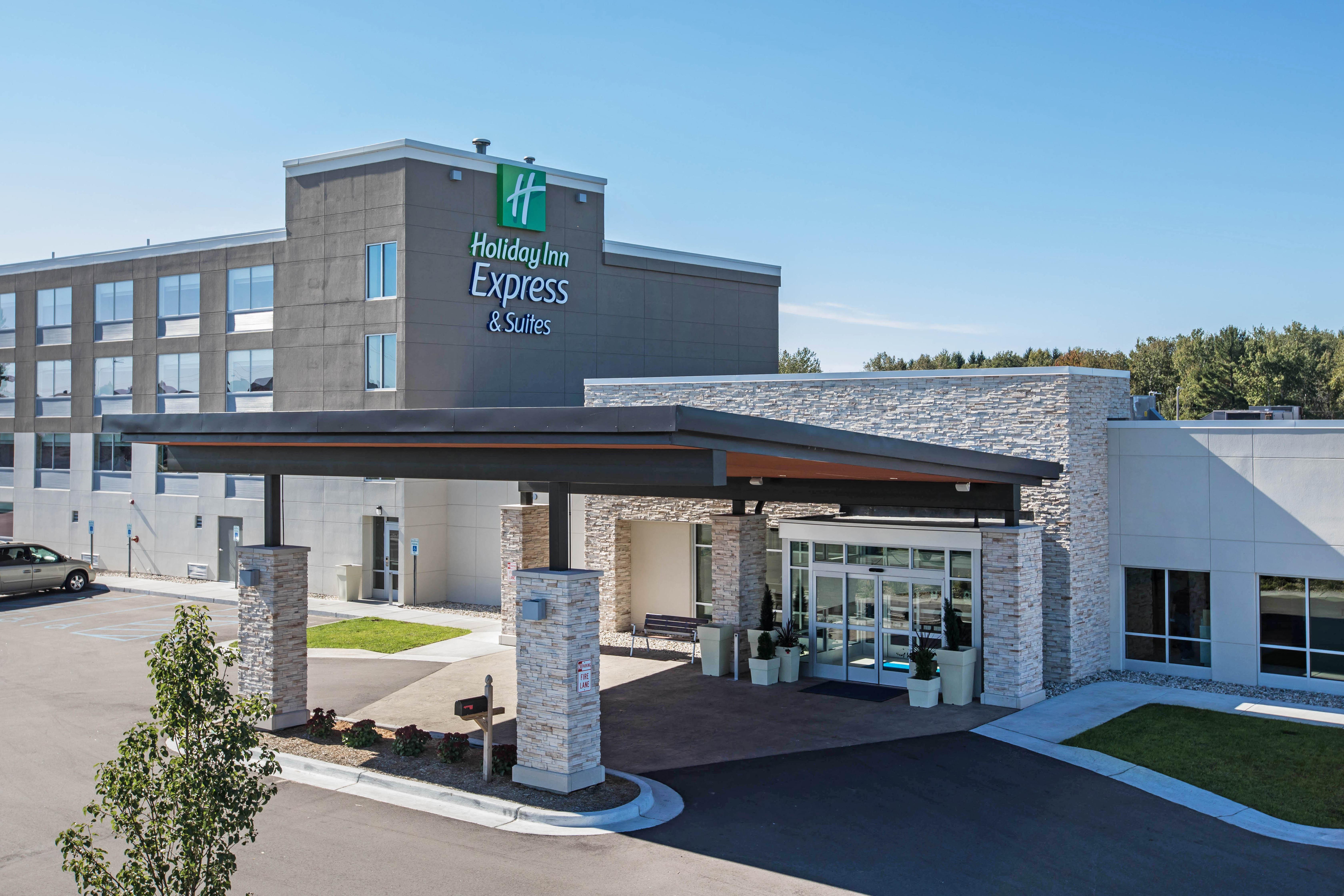 Holiday Inn Express & Suites Ludington By Ihg Экстерьер фото