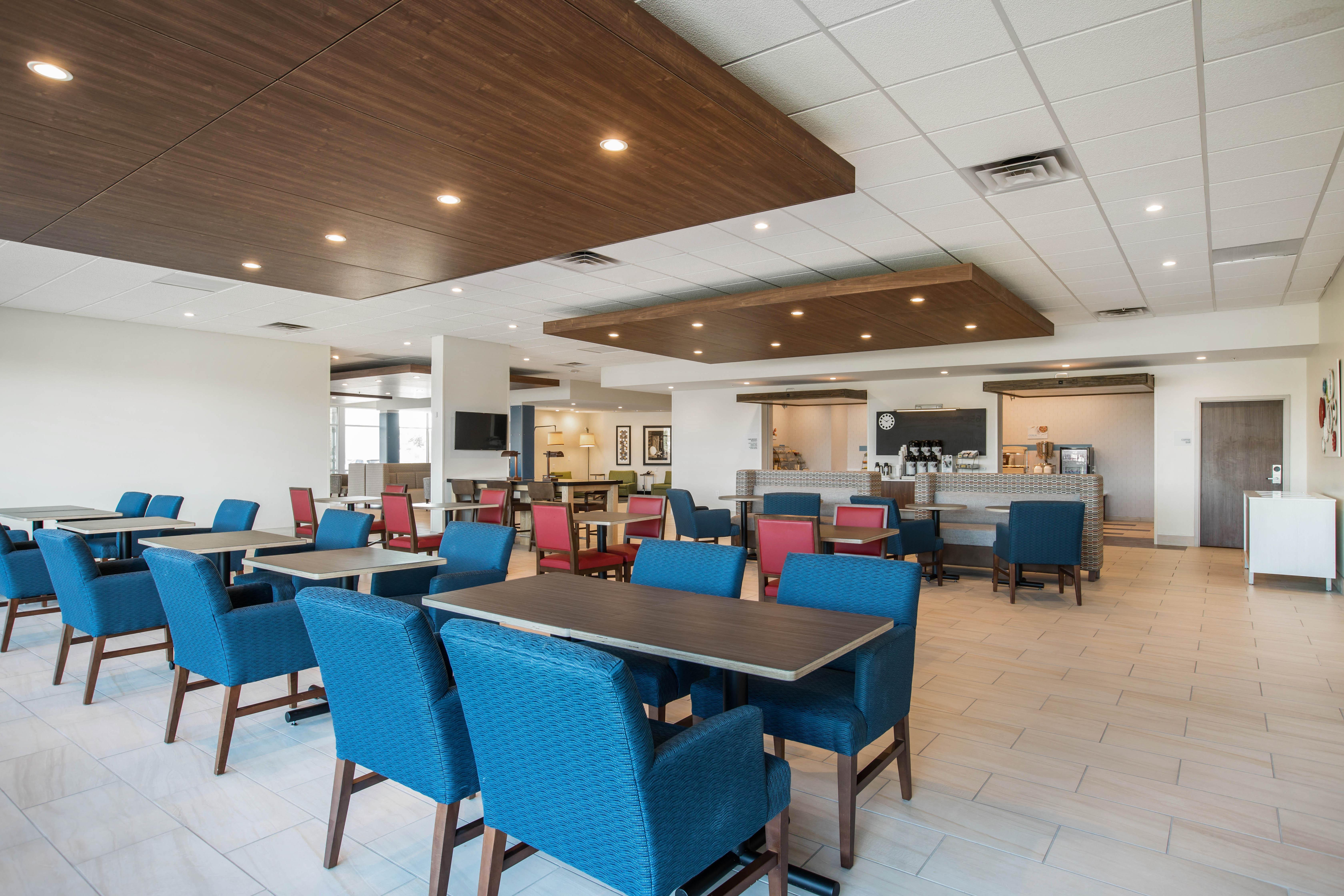 Holiday Inn Express & Suites Ludington By Ihg Экстерьер фото